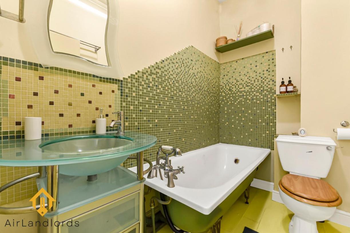 Peaceful 2-Bedroom Flat Near Queens Park Station Londyn Zewnętrze zdjęcie
